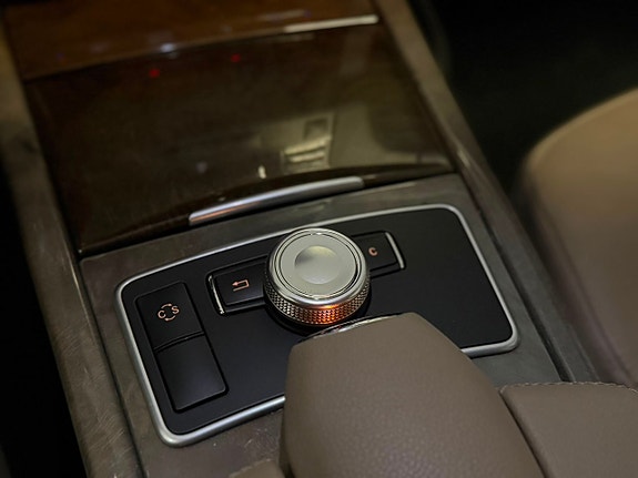 Mercedes-Benz E350 21 of 25