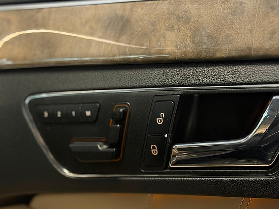 Mercedes-Benz E350 16 of 25