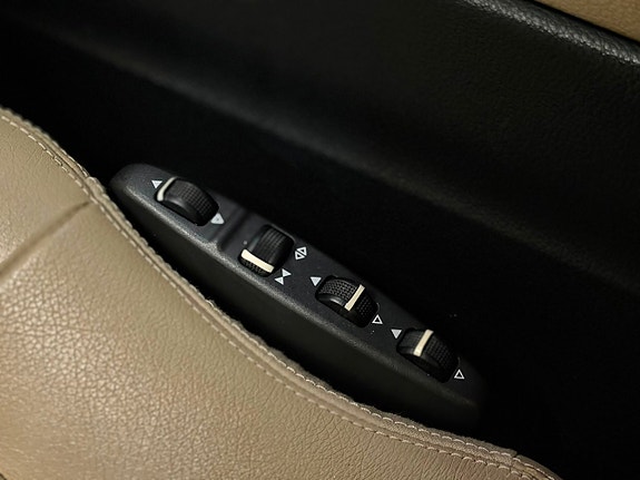 Mercedes-Benz E350 10 of 25