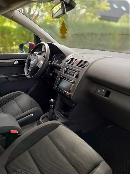 Volkswagen Touran 6 of 8