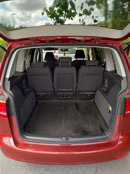 Volkswagen Touran 3 of 8