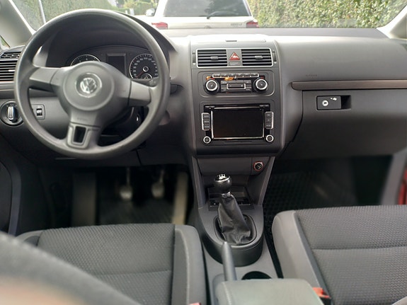 Volkswagen Touran 4 of 8