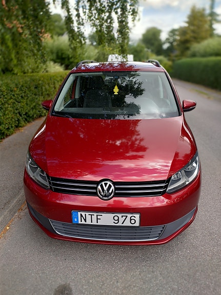 Volkswagen Touran 2 of 8