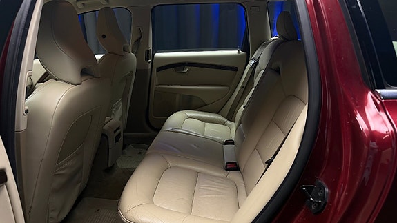 Volvo V70 10 of 25