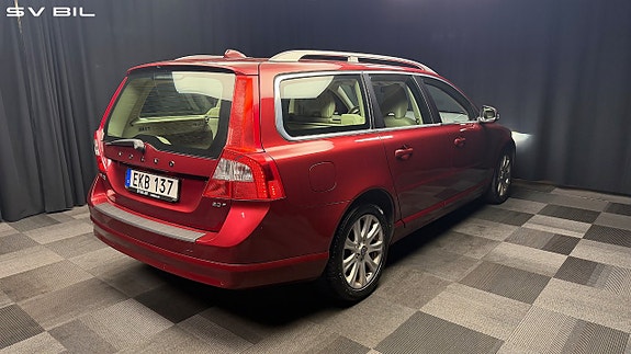 Volvo V70 4 of 25