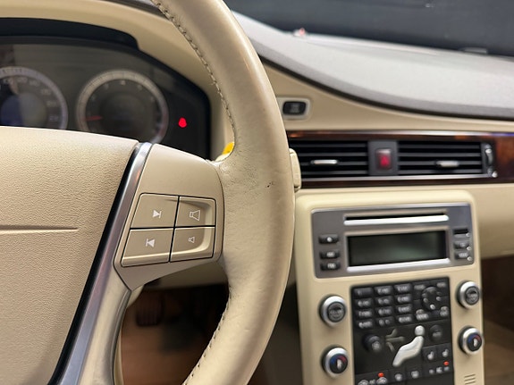 Volvo V70 18 of 25