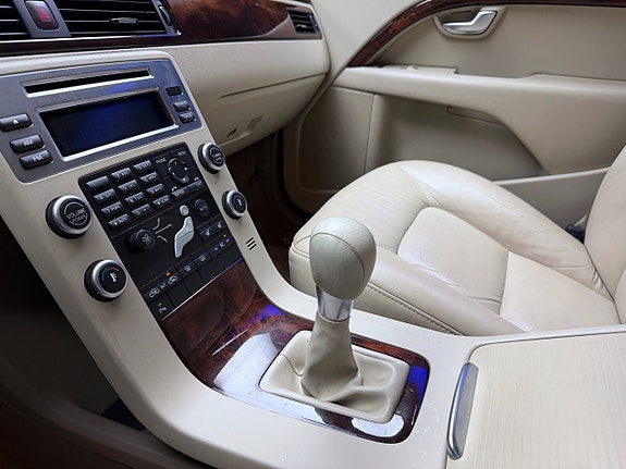 Volvo V70 19 of 25