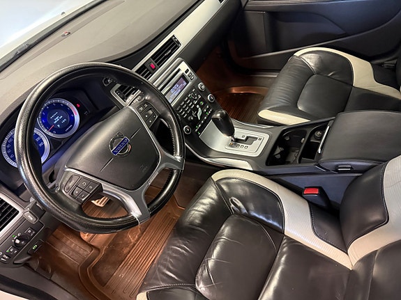 Volvo V70 18 of 24