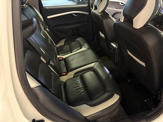 Volvo V70 12 of 24
