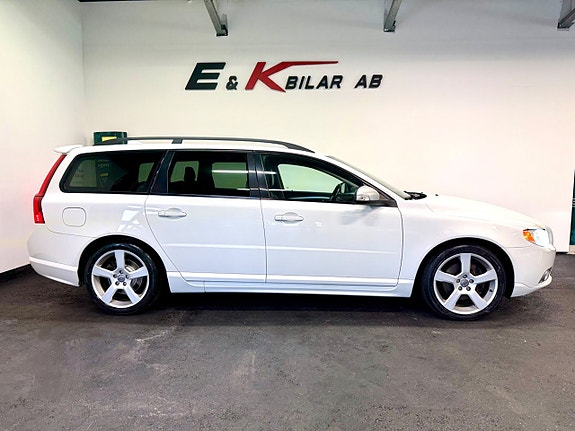 Volvo V70 2 of 24