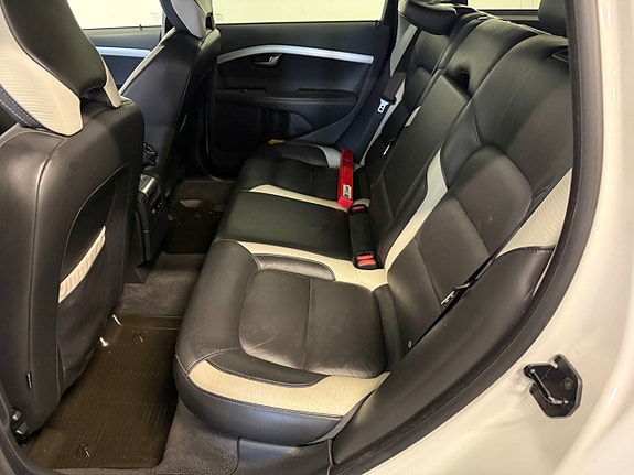 Volvo V70 11 of 24
