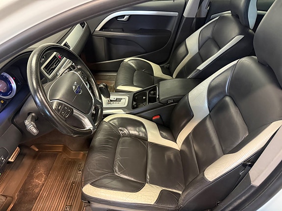 Volvo V70 16 of 24