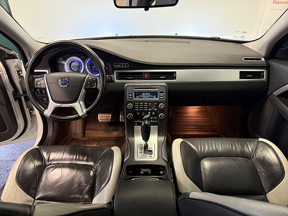 Volvo V70 13 of 24