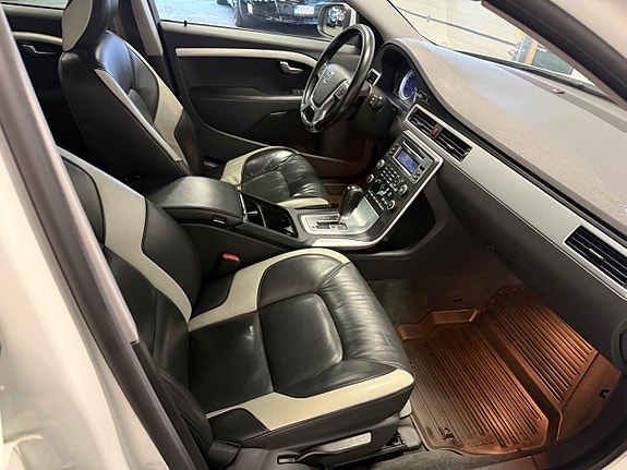 Volvo V70 14 of 24