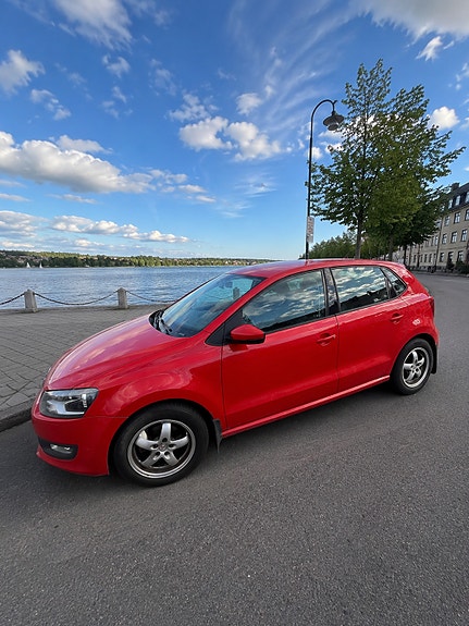 Volkswagen Polo 2 of 3