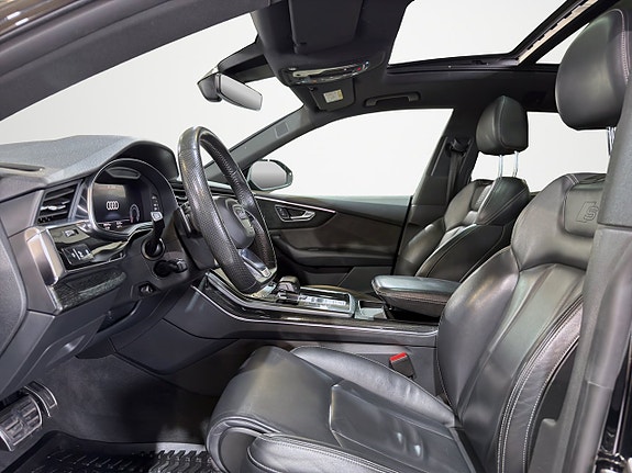 Audi Q8 18 of 30