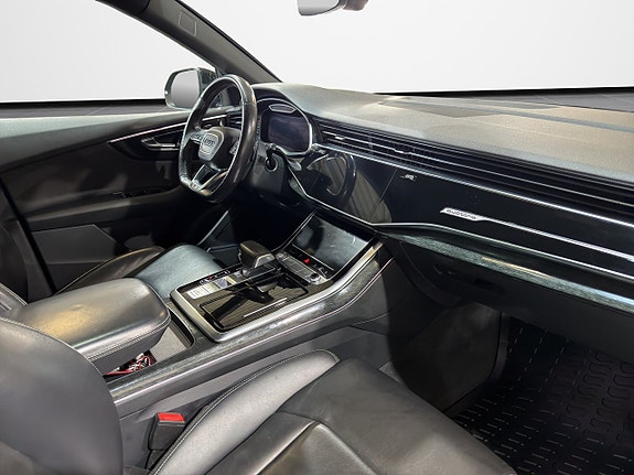 Audi Q8 21 of 30