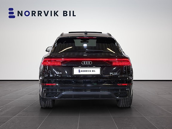 Audi Q8 6 of 30