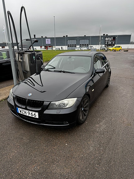 BMW 325i 5 of 6