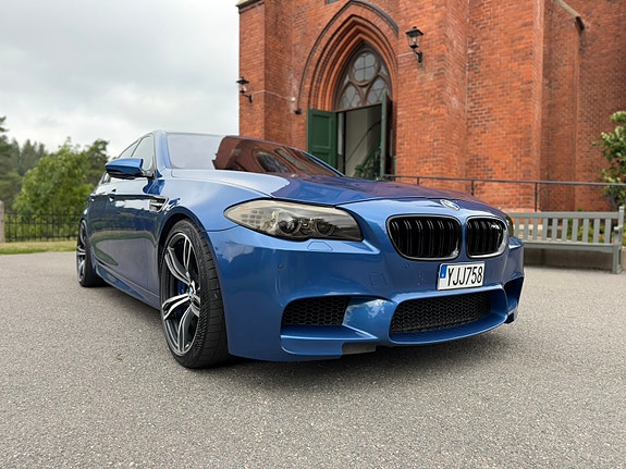 BMW M5 15 of 15