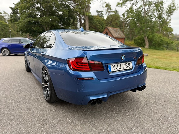 BMW M5 3 of 15