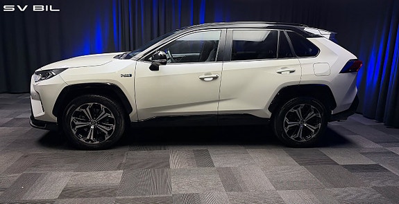 Toyota RAV4 7 of 30