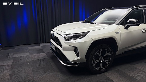 Toyota RAV4 9 of 30