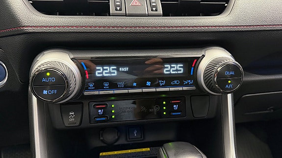Toyota RAV4 28 of 30