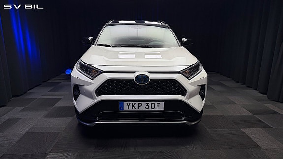 Toyota RAV4 2 of 30