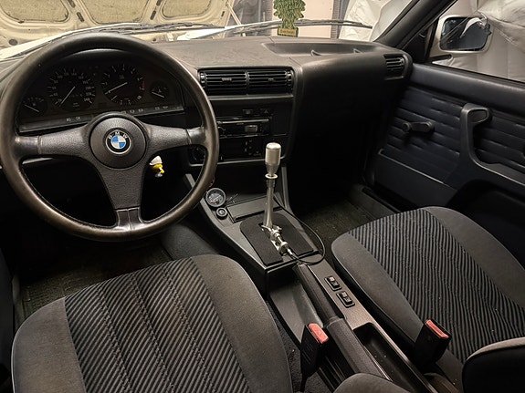 BMW 316i 4 of 7