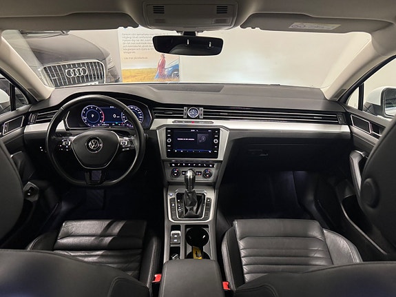 Volkswagen Passat 10 of 24