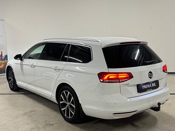 Volkswagen Passat 6 of 24