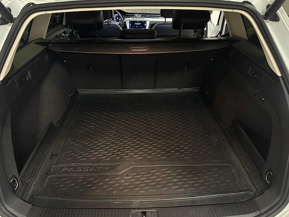 Volkswagen Passat 23 of 24