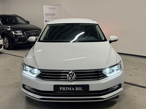 Volkswagen Passat 2 of 24