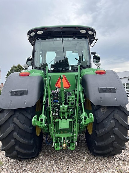 John Deere 7250R 3 of 7