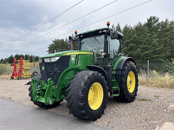 John Deere 7250R 5 of 7