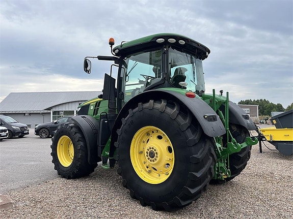 John Deere 7250R 4 of 7