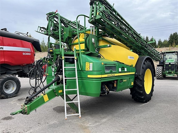 John Deere R962
