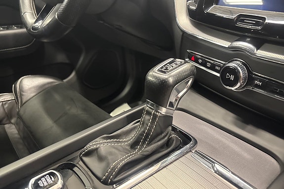Volvo XC60 15 of 21