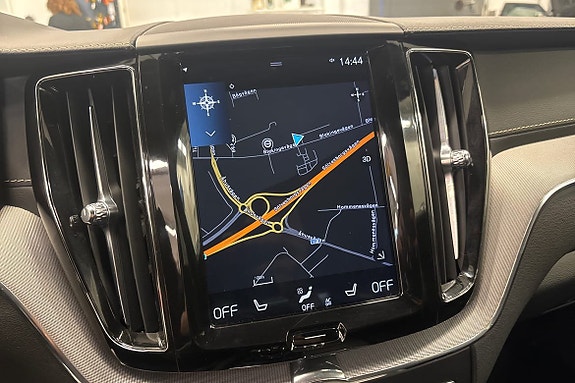 Volvo XC60 16 of 21