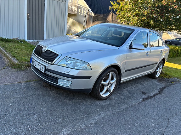 Skoda Octavia 2 of 10