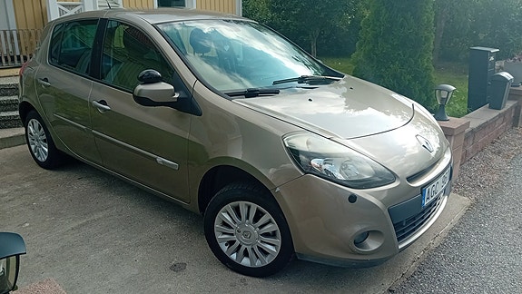 Renault Clio 2 of 4