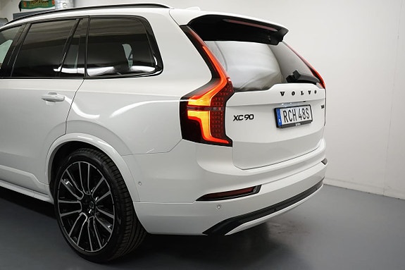 Volvo XC90 3 of 24