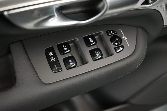 Volvo XC90 13 of 24