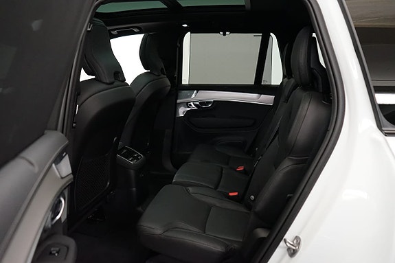 Volvo XC90 8 of 24
