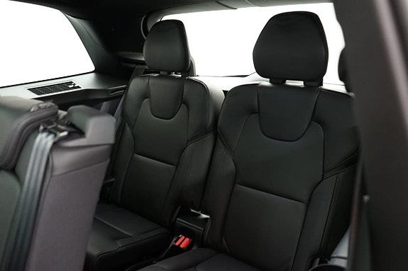 Volvo XC90 9 of 24