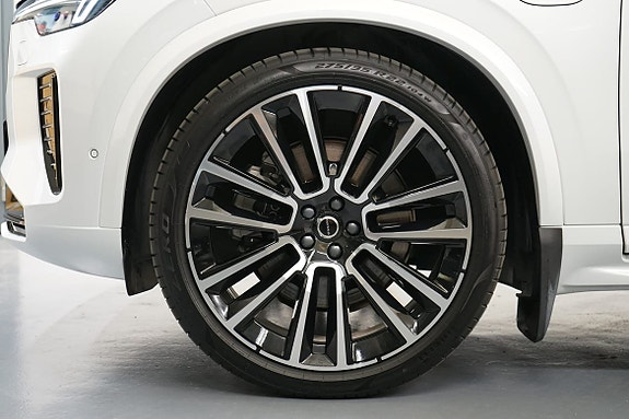 Volvo XC90 24 of 24