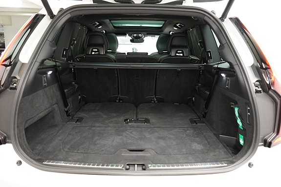 Volvo XC90 11 of 24