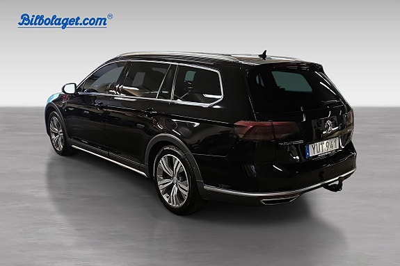 Volkswagen Passat Alltrack 3 of 15