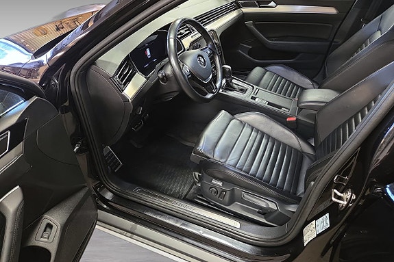Volkswagen Passat Alltrack 8 of 15